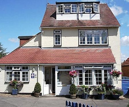 Penryn Guest House, Ensuite Rooms, Free Parking And Free Wifi Стратфорд-апон-Эйвон Экстерьер фото