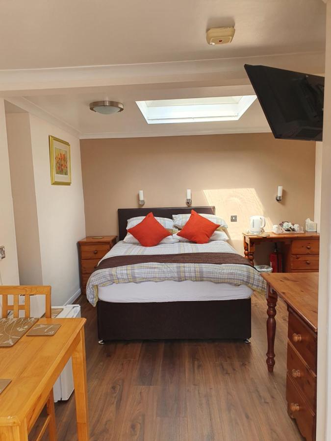 Penryn Guest House, Ensuite Rooms, Free Parking And Free Wifi Стратфорд-апон-Эйвон Экстерьер фото