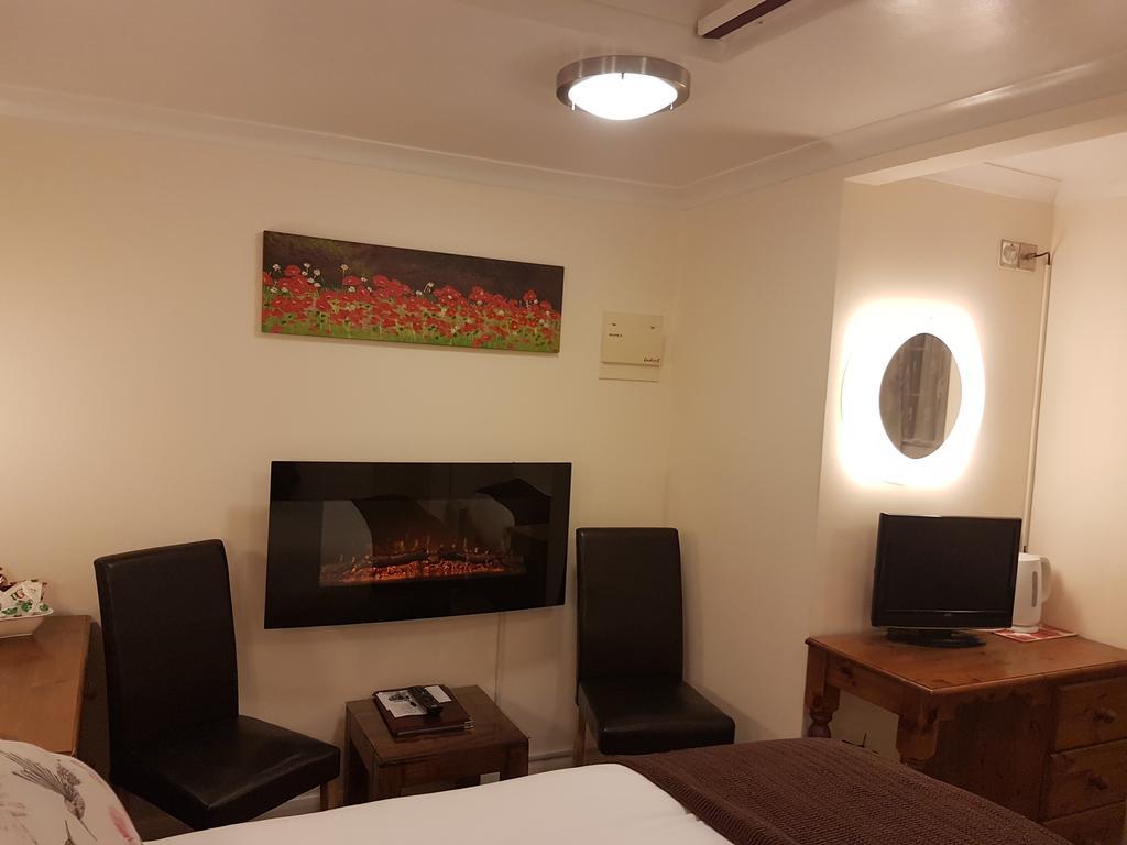 Penryn Guest House, Ensuite Rooms, Free Parking And Free Wifi Стратфорд-апон-Эйвон Экстерьер фото