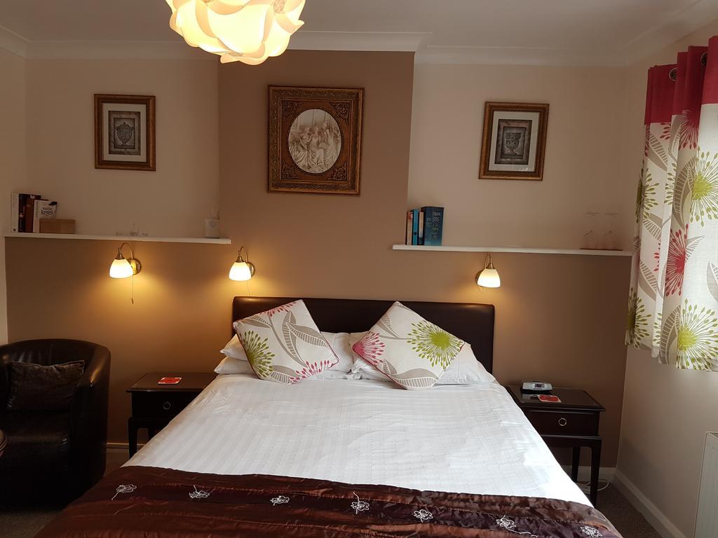 Penryn Guest House, Ensuite Rooms, Free Parking And Free Wifi Стратфорд-апон-Эйвон Экстерьер фото