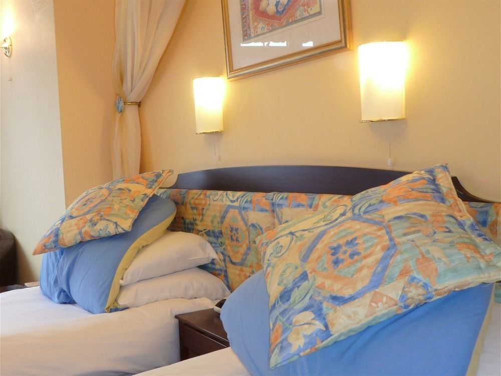 Penryn Guest House, Ensuite Rooms, Free Parking And Free Wifi Стратфорд-апон-Эйвон Экстерьер фото