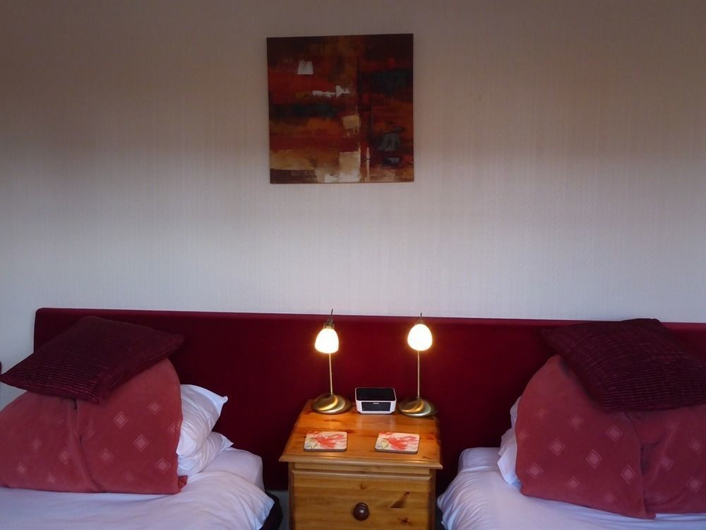 Penryn Guest House, Ensuite Rooms, Free Parking And Free Wifi Стратфорд-апон-Эйвон Экстерьер фото