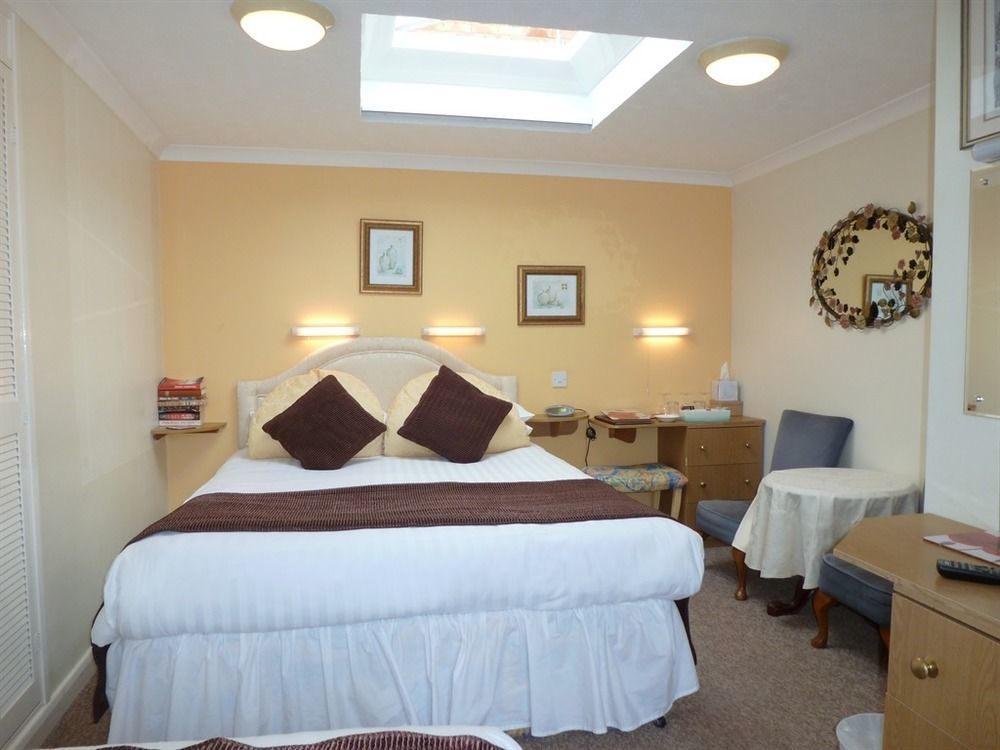 Penryn Guest House, Ensuite Rooms, Free Parking And Free Wifi Стратфорд-апон-Эйвон Экстерьер фото