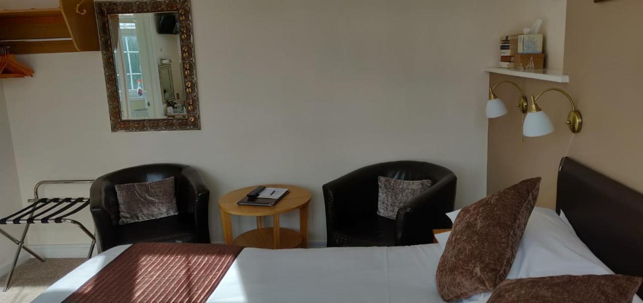 Penryn Guest House, Ensuite Rooms, Free Parking And Free Wifi Стратфорд-апон-Эйвон Экстерьер фото